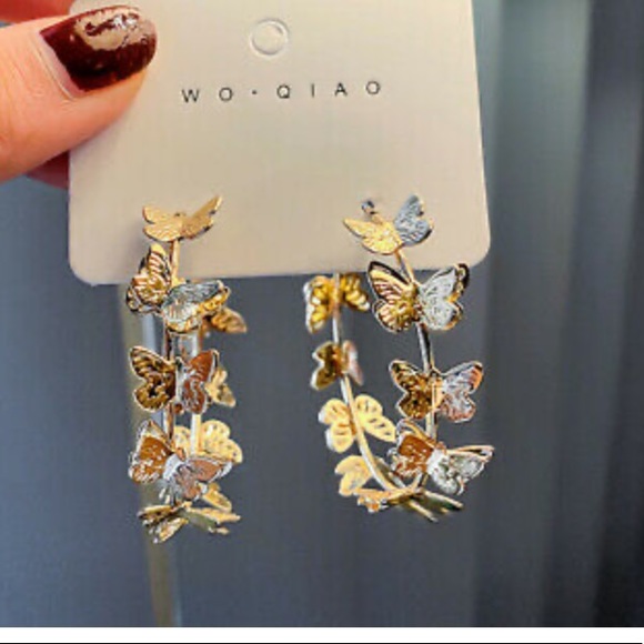 NEW 18k Gold Plated Butterflies Earrings - Picture 7 of 9